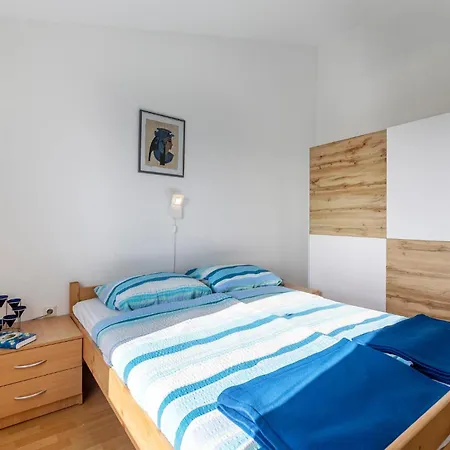 Apartman Beautiful In With Kitchen *